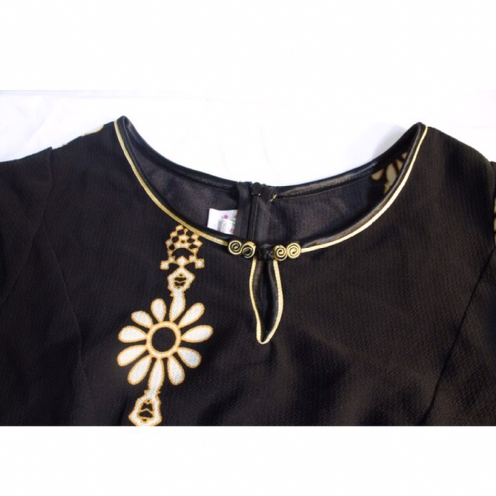 Beautiful Vintage Vietnamese 100% Silk TK Blouse